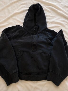✨Lululemon Scuba - Black /  Some Damage.